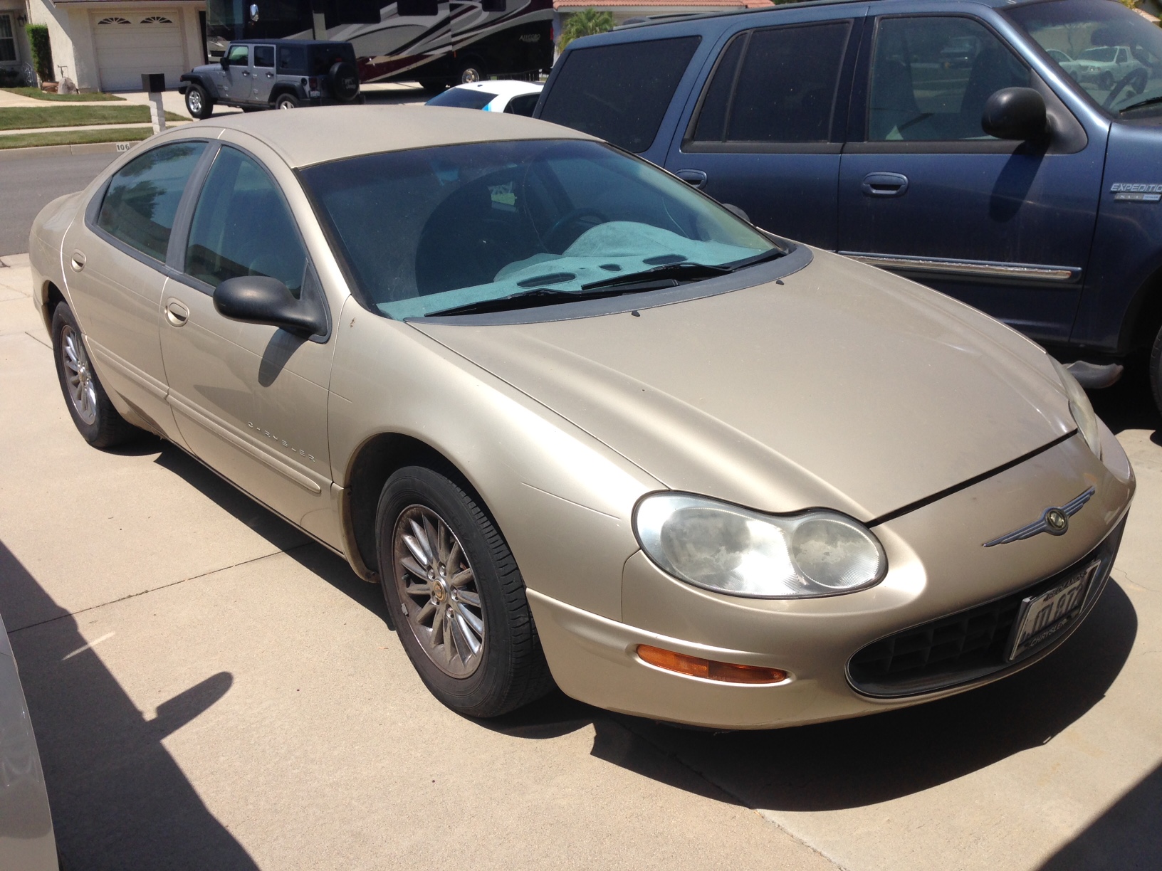 sell 2000 Chrysler Concord Val Verde